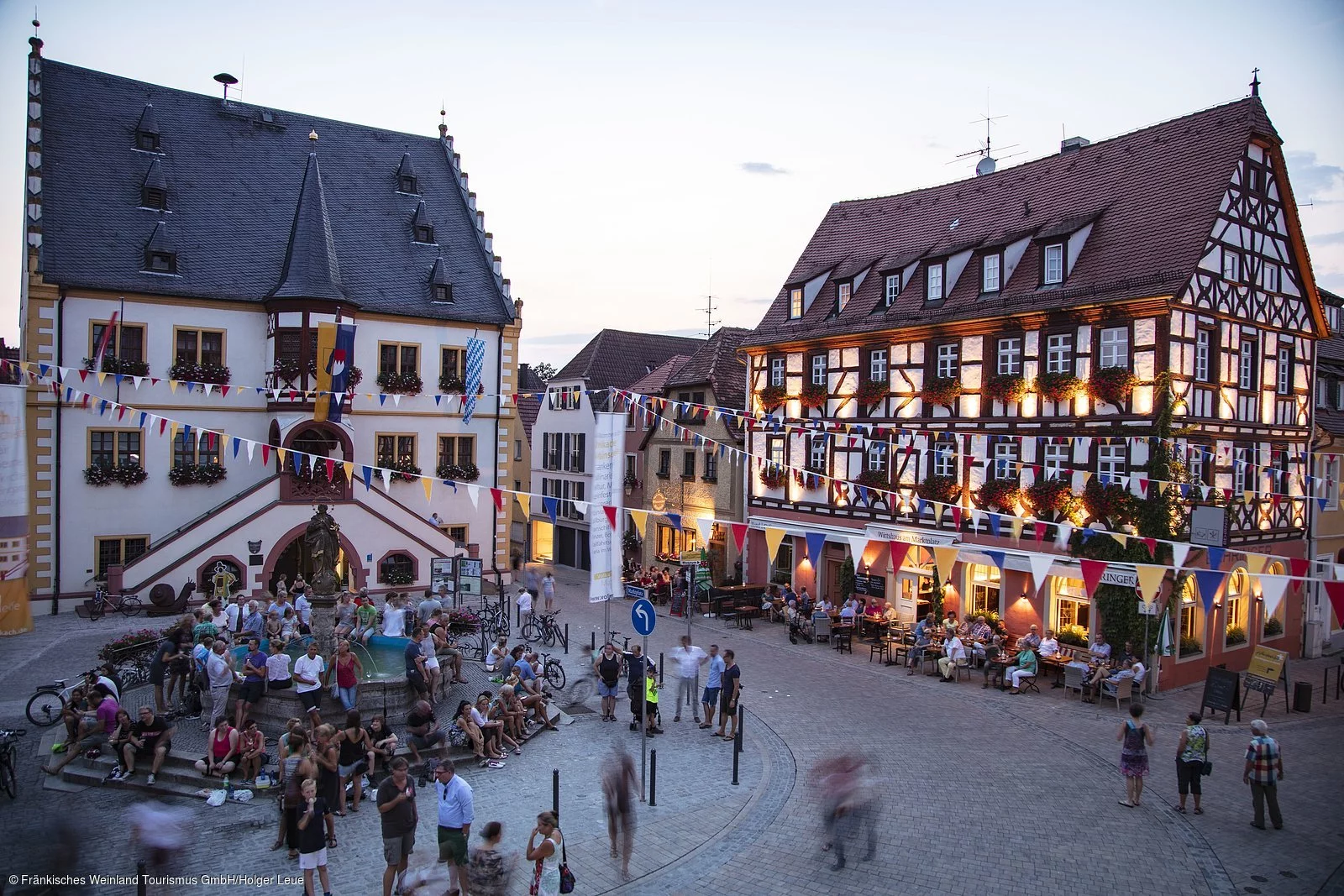 Abendstimmung am Marktplatz in Volkach